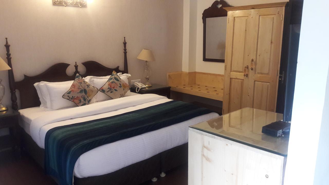 The Oaktree House Hotel Shimla Buitenkant foto