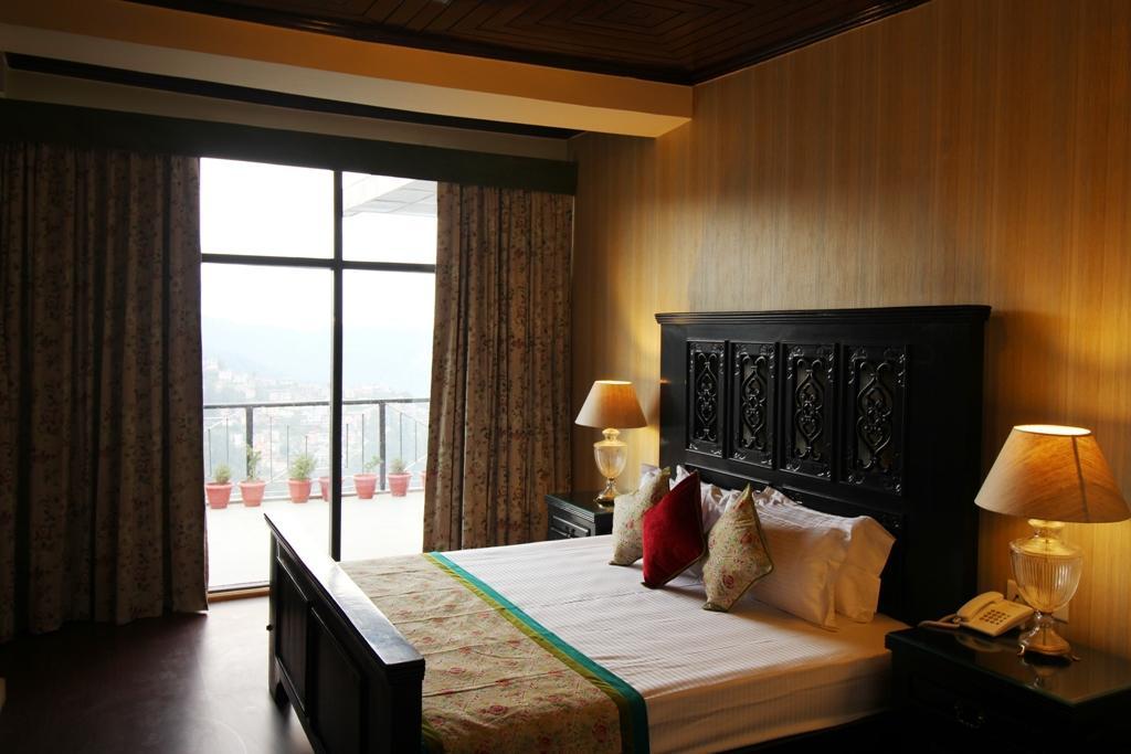 The Oaktree House Hotel Shimla Buitenkant foto