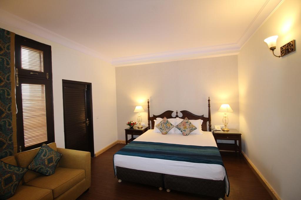 The Oaktree House Hotel Shimla Buitenkant foto
